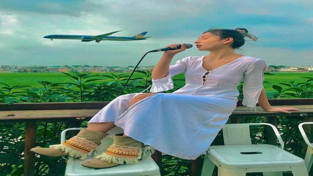 Cà Phê Ngắm Máy Bay Quang Trung