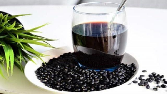 Uống nước đậu đen giải nhiệt cực tốt nhưng chớ dại dùng theo cách này dễ gây nguy hiểm - 3